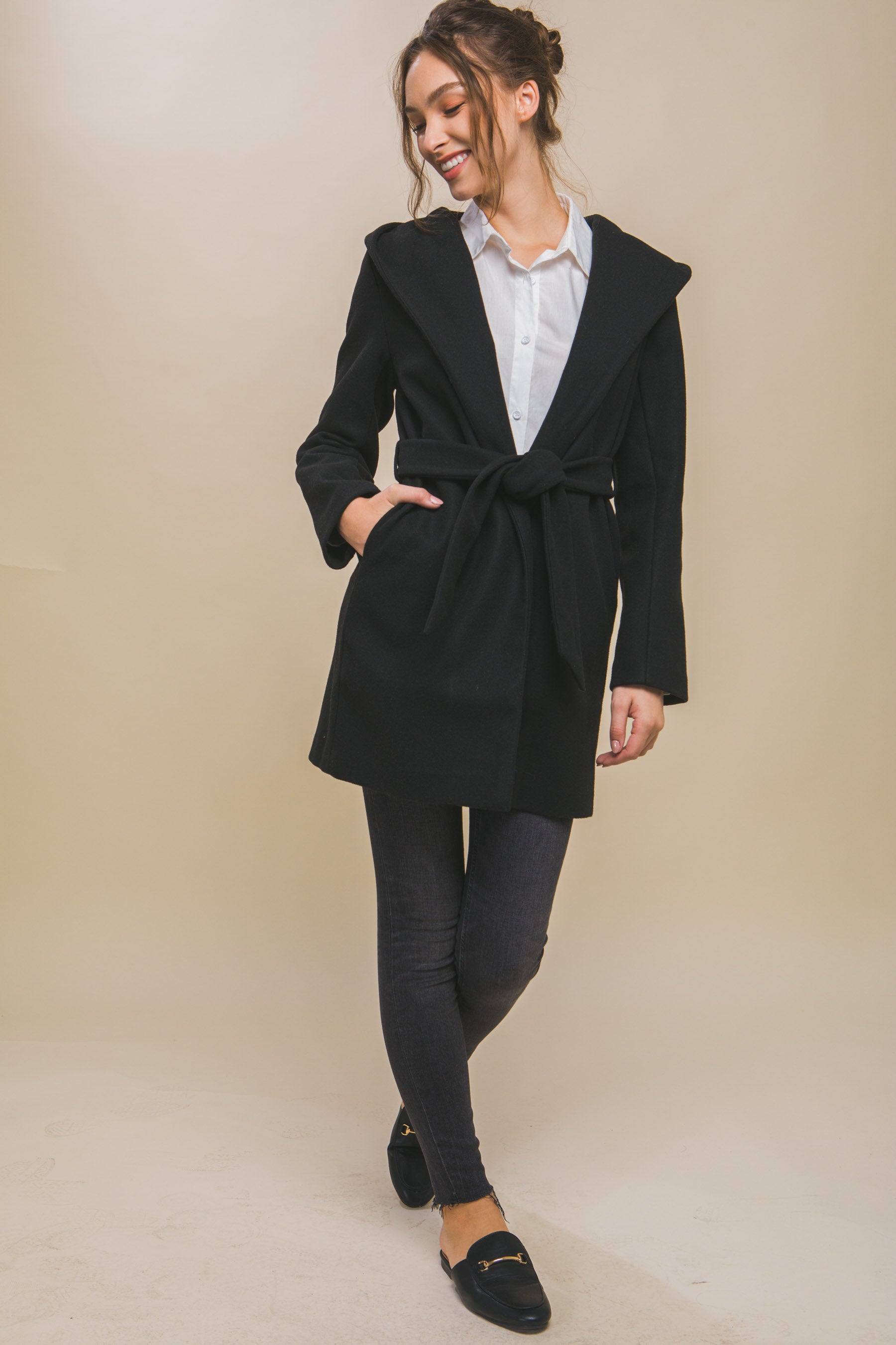 Black Fleece Belted Hoodie Coat: Features a belt for a customizable fit, combining comfort with style. Sizes available: S, M, L, XL.