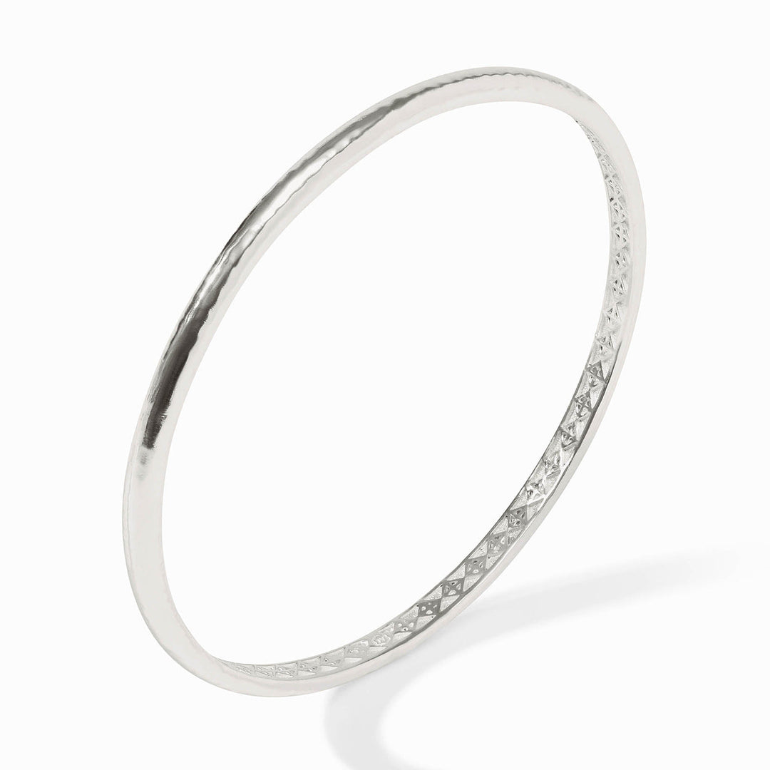 The Havana Demi Bangle Silver - M features a smooth outer surface and engraved inner design. Available in size M.
