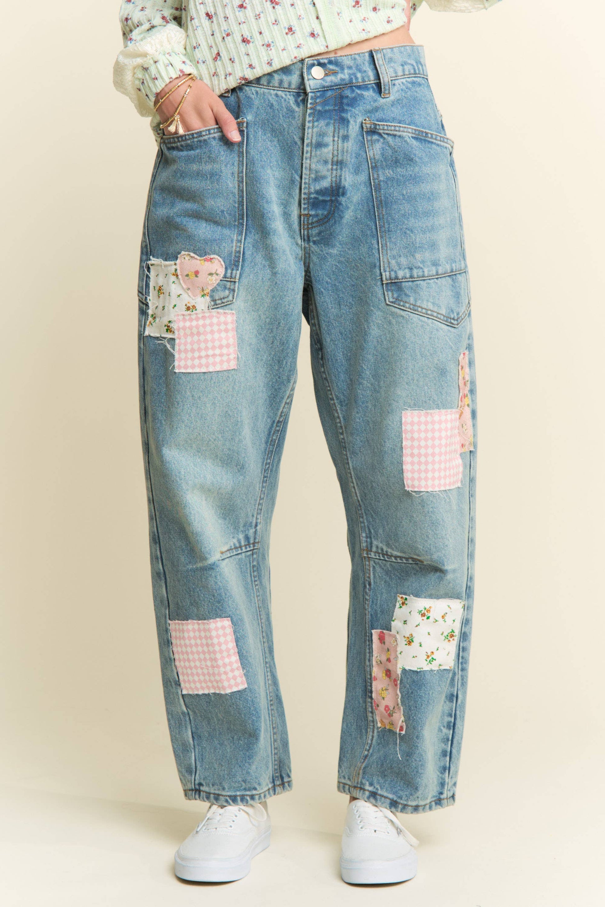 MINERAL WASHED PATCHWORK JEANS: VINTAGE WASH / S, blue mineral wash with pink floral patches. Sizes available: S.