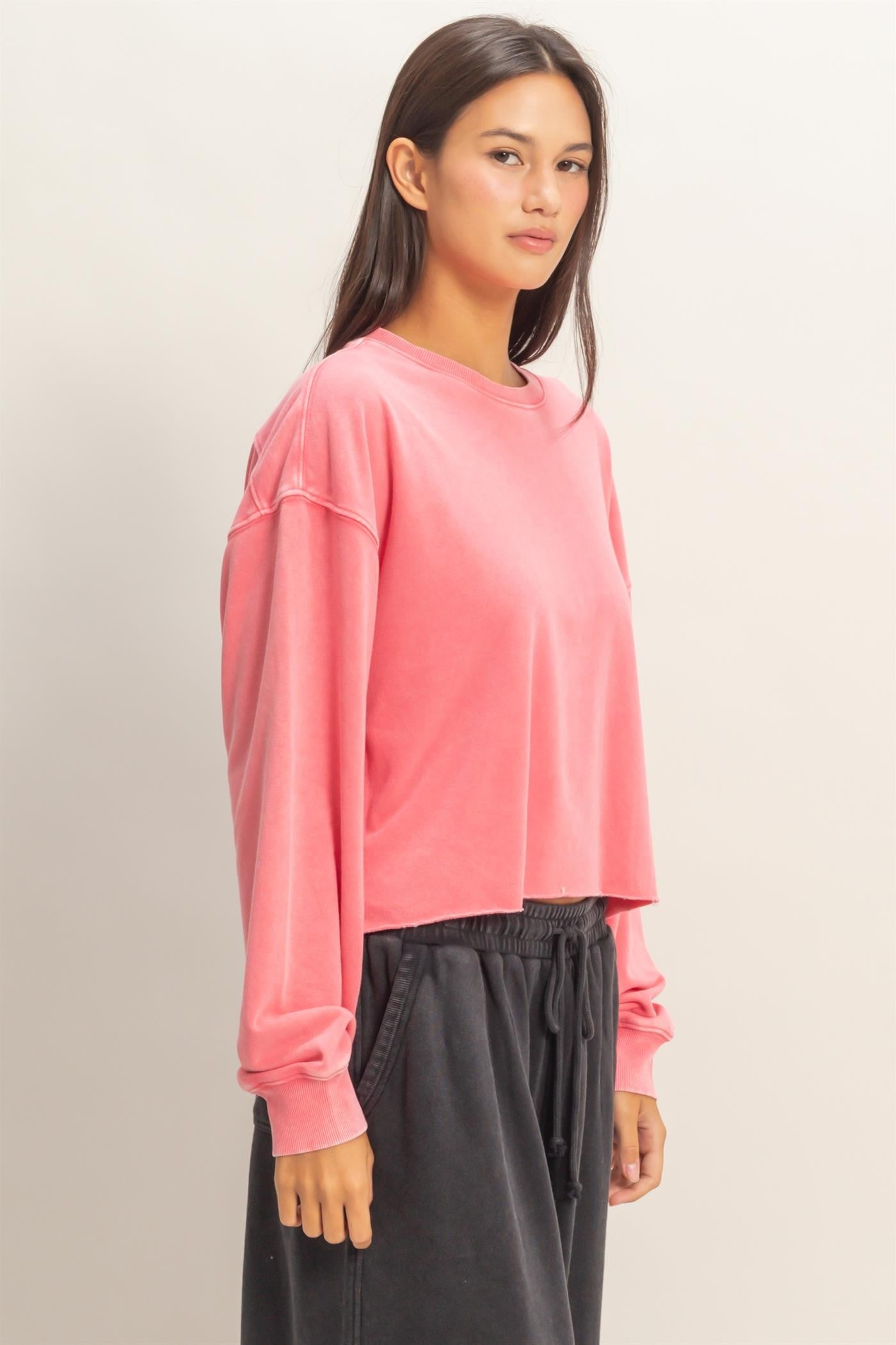 Cropped Mineral Wash Sweatshirt in pink, boxy fit. Available in XS-XL.