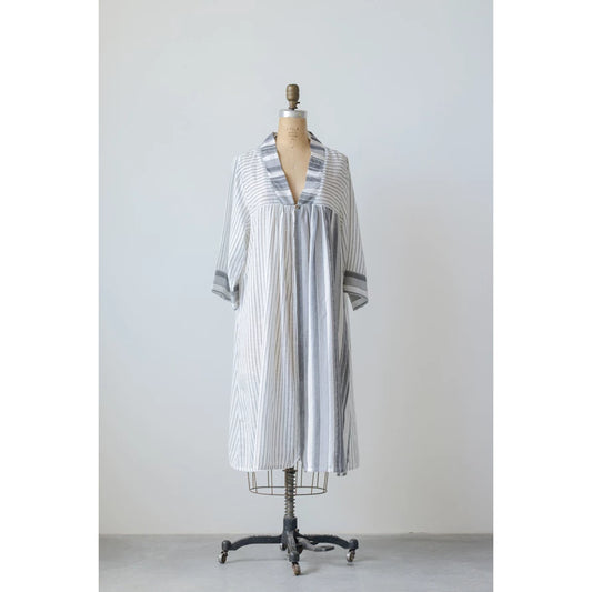 Cotton Yarn Dyed Isabella Duster, Medium: loose fit, knee length, gray/white stripes, v-neck collar, elbow sleeves. Sizes: M.
