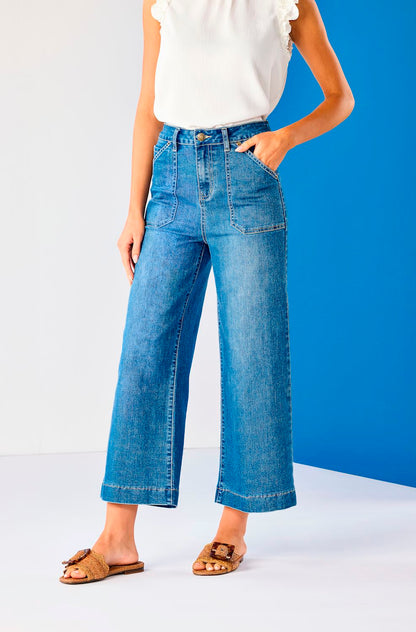 Fritz Cropped Wide Leg Jeans feature oversized front pockets and a casual, relaxed fit. Available sizes: 24-32.