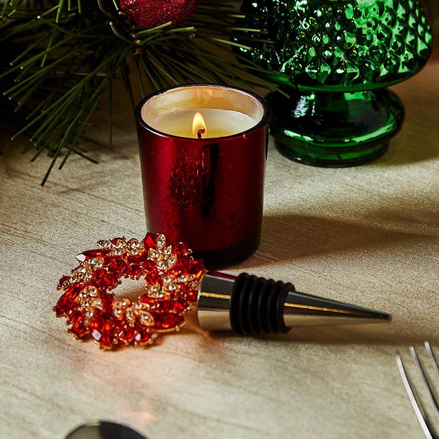 Holiday Wreath Jeweled Bottle Stoppers in Gift Box