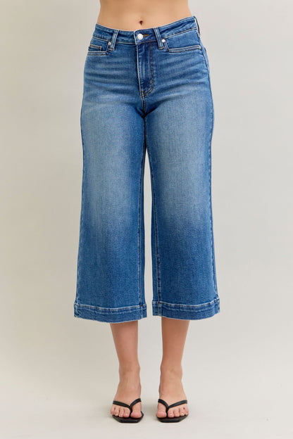 Judy Blue Capri Jeans, mid-rise, faded wash, available in sizes 0-20.