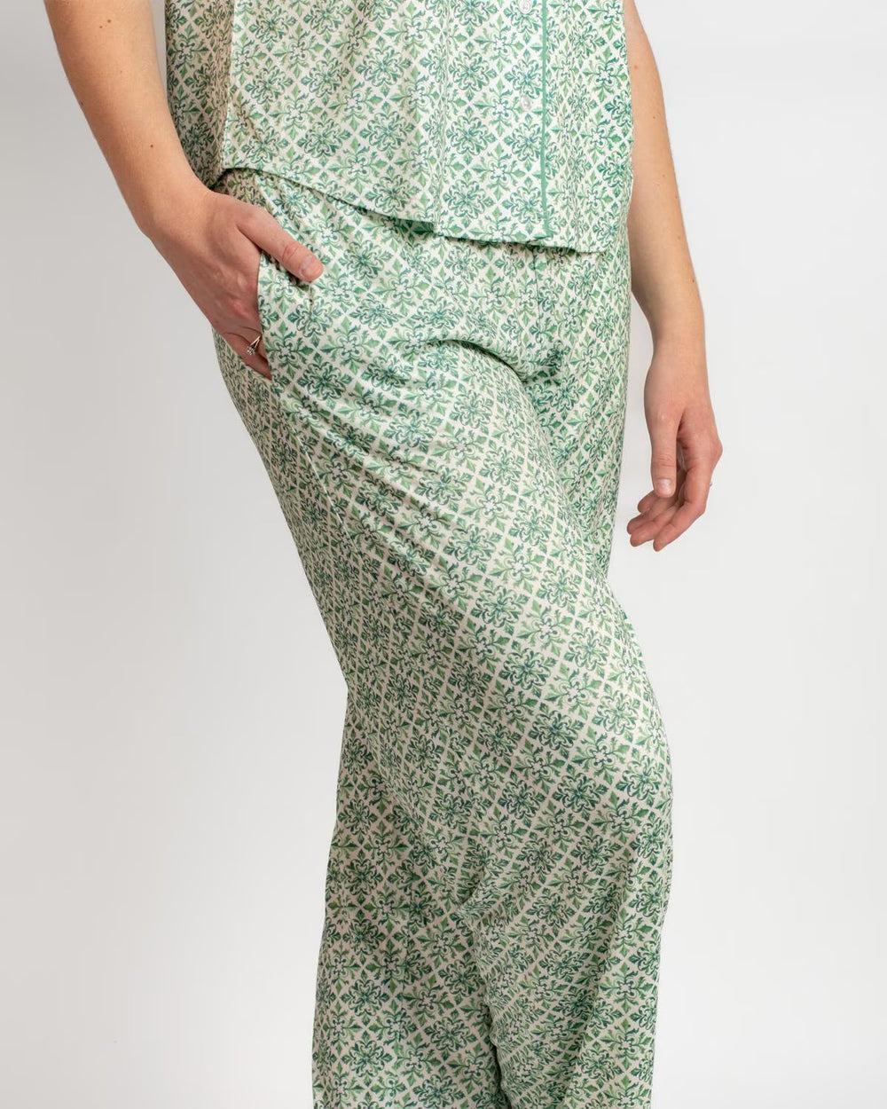 Carmen Sleep Bottoms in light green pattern with elastic waistband and pockets. Available in sizes XS–XL.