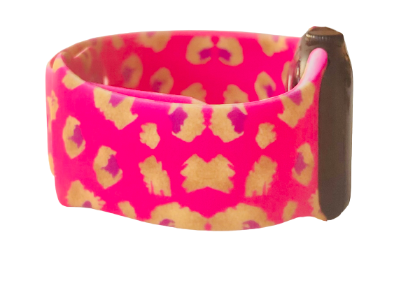 ￼￼ Pink cheetah Apple Watch Band with pink background and gold cheetah spots, 38/40.