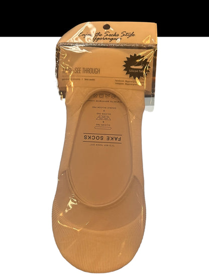 Beige no-show women's socks with double silicone pad, "Easy See Through" label. Sizes available: S, M, L.