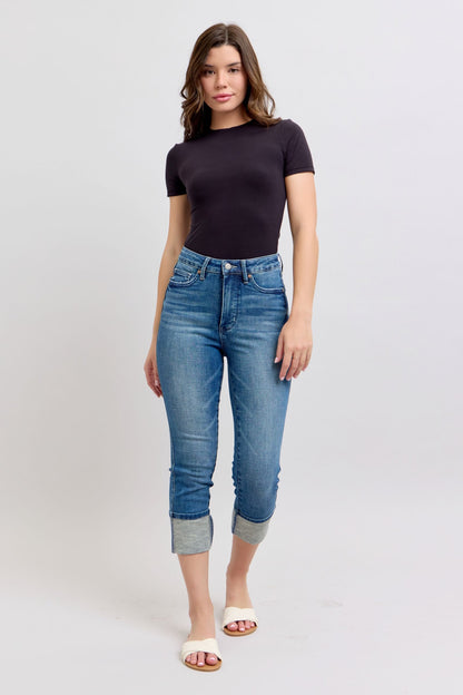 Judy Blue HW Tummy Control Back Shield Pkts & Cuff Capri jeans. Available in sizes 0-20.