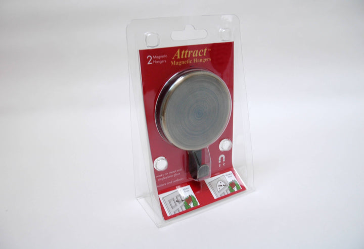 Circular green Attract® Magnetic Hanger, 2 pack.