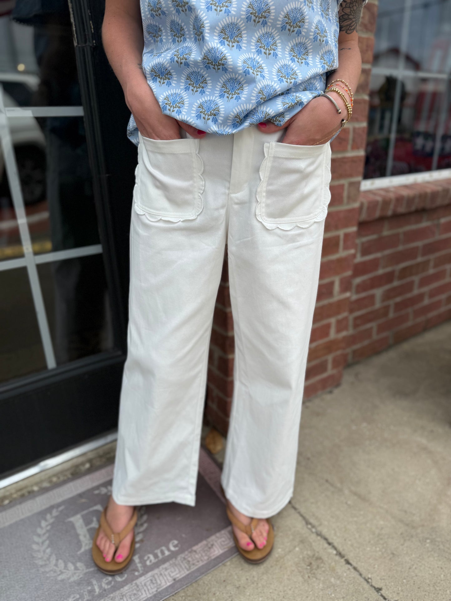 Scalloped Pocket Off White Pants, scalloped detailing, front pockets. Available in sizes XS–XL.
