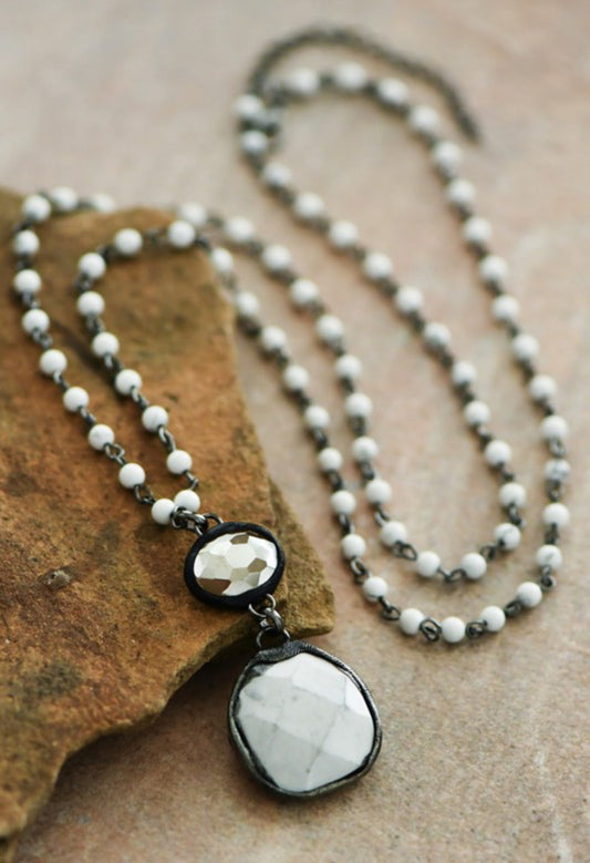 White Howlite Beaded Chain Necklace with small white beads, silver links, and two faceted stone pendants. Sizes: S, M, L.
