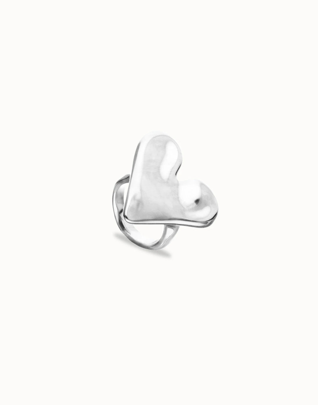 Maxi Ring with Heart Shape from the Pálpito Collection, silver, large shiny handmade heart design on top; available in multiple sizes.