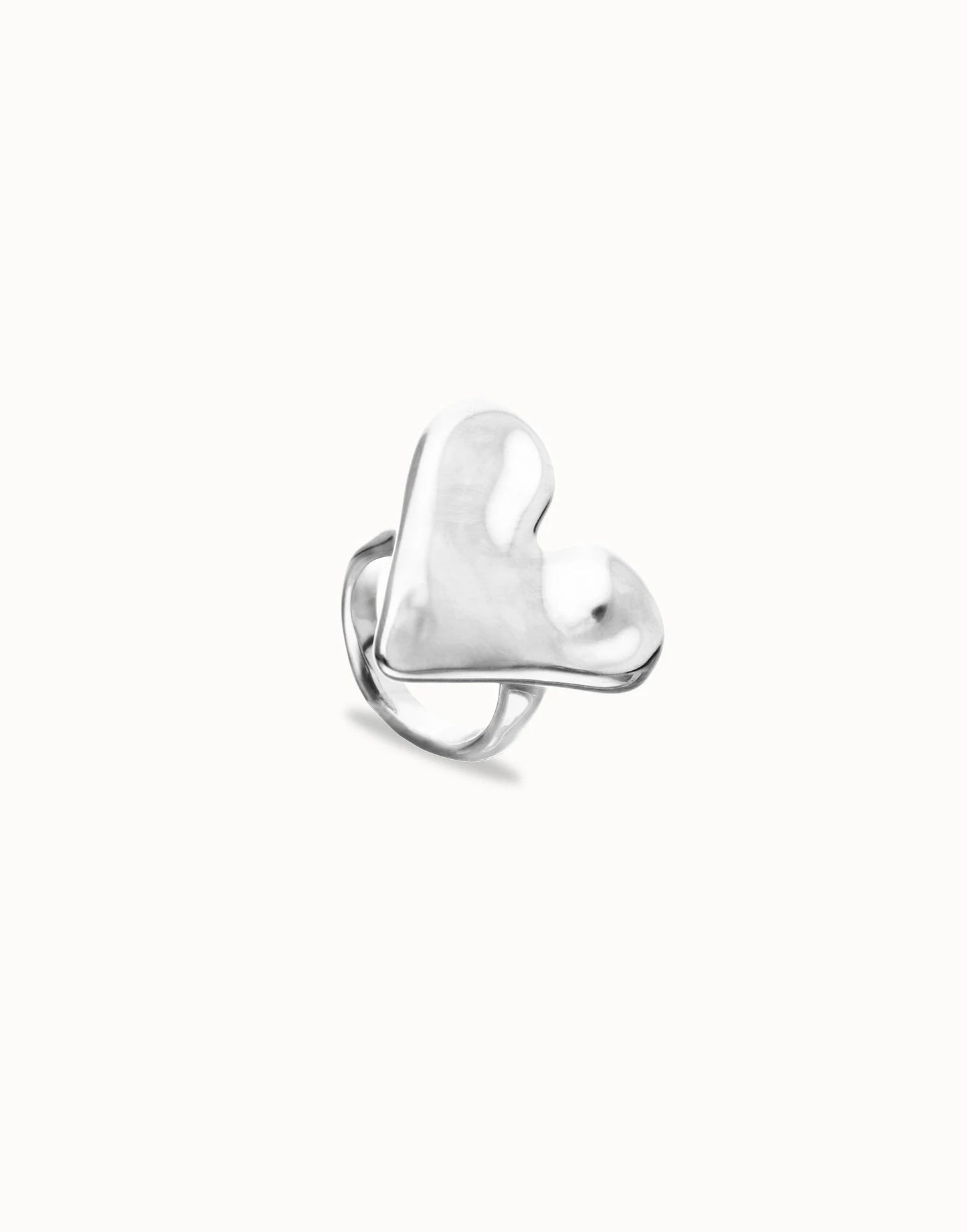 Maxi Ring with Heart Shape from the Pálpito Collection, silver, large shiny handmade heart design on top; available in multiple sizes.