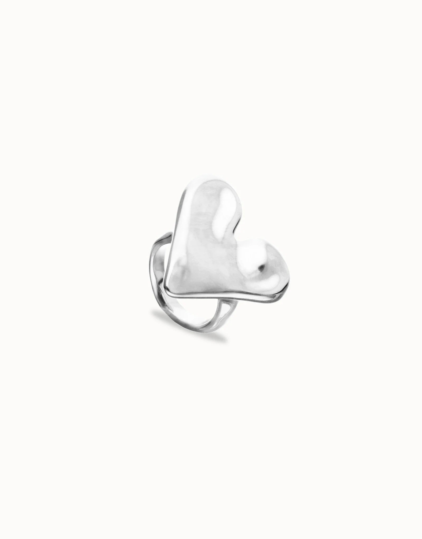 Maxi Ring with Heart Shape from the Pálpito Collection, silver, large shiny handmade heart design on top; available in multiple sizes.