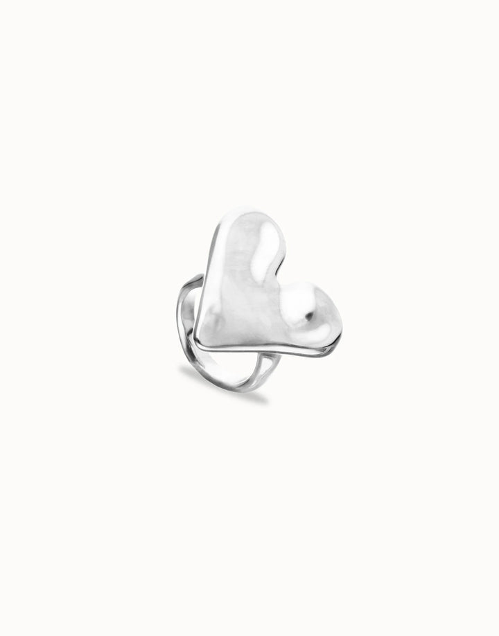 Maxi Ring with Heart Shape from the Pálpito Collection, silver, large shiny handmade heart design on top; available in multiple sizes.