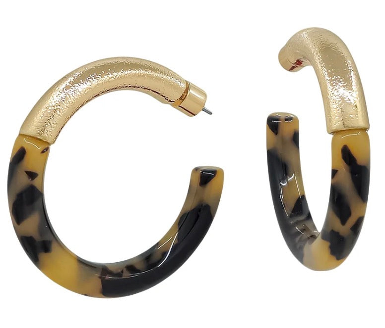 Textured gold top with brown and black tortoise shell acrylic bottom. Available in small, medium, and large.