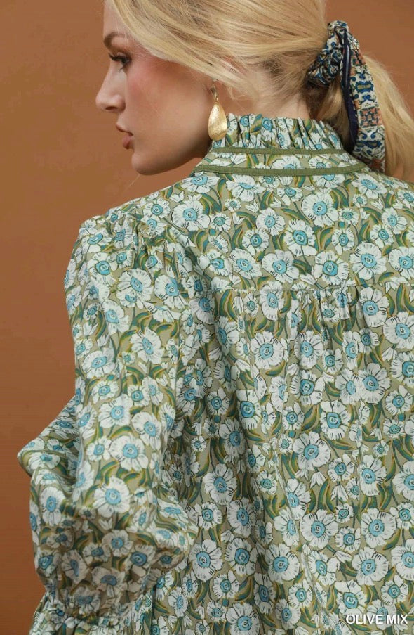 Floral Mandarin Collar Blouse: green cotton with a floral pattern, available in sizes XS-XL.