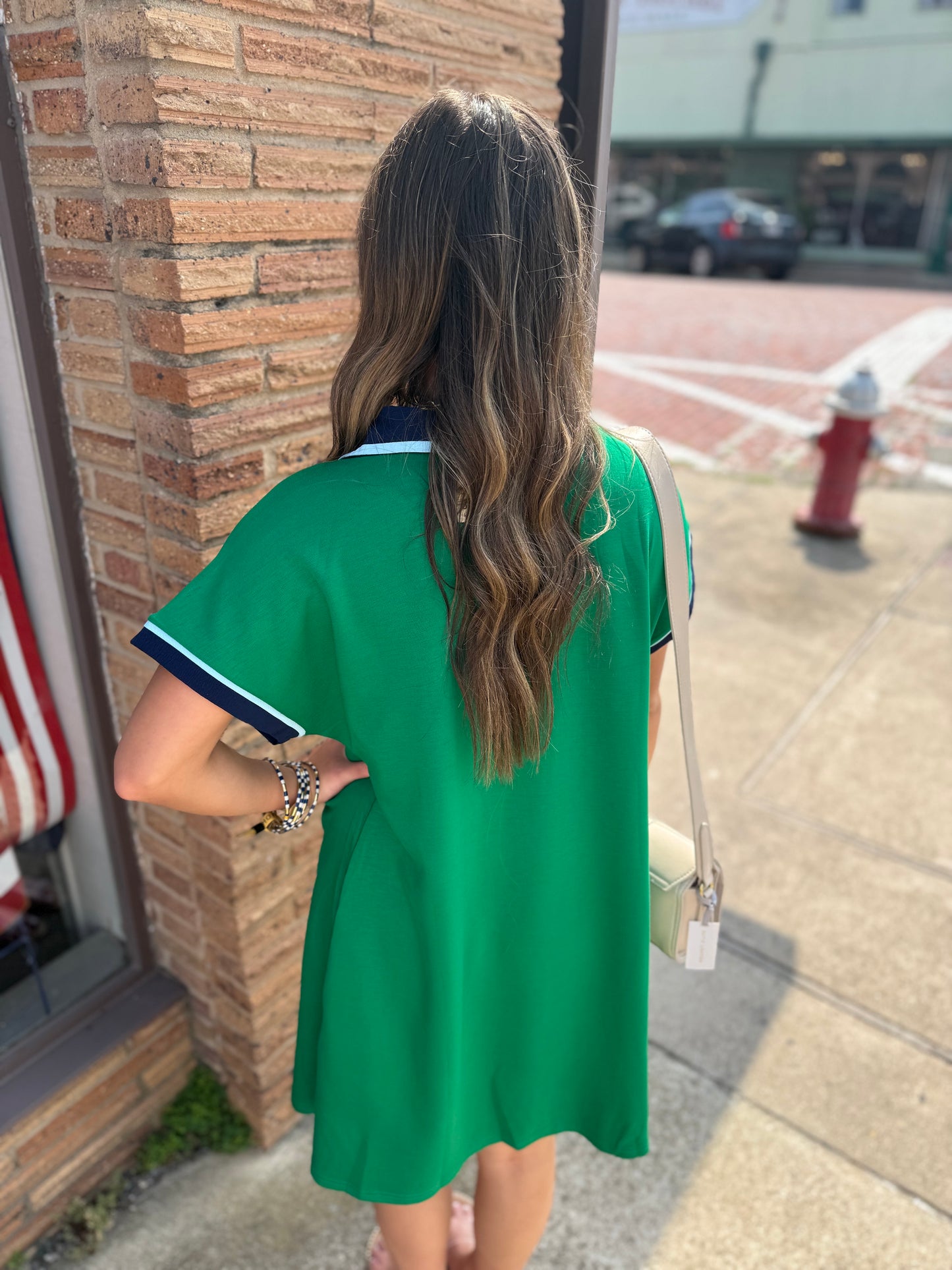 Kelly Green Solid Contrast Accent Dress, available in sizes XS–XL. Features contrast accents and short sleeves.