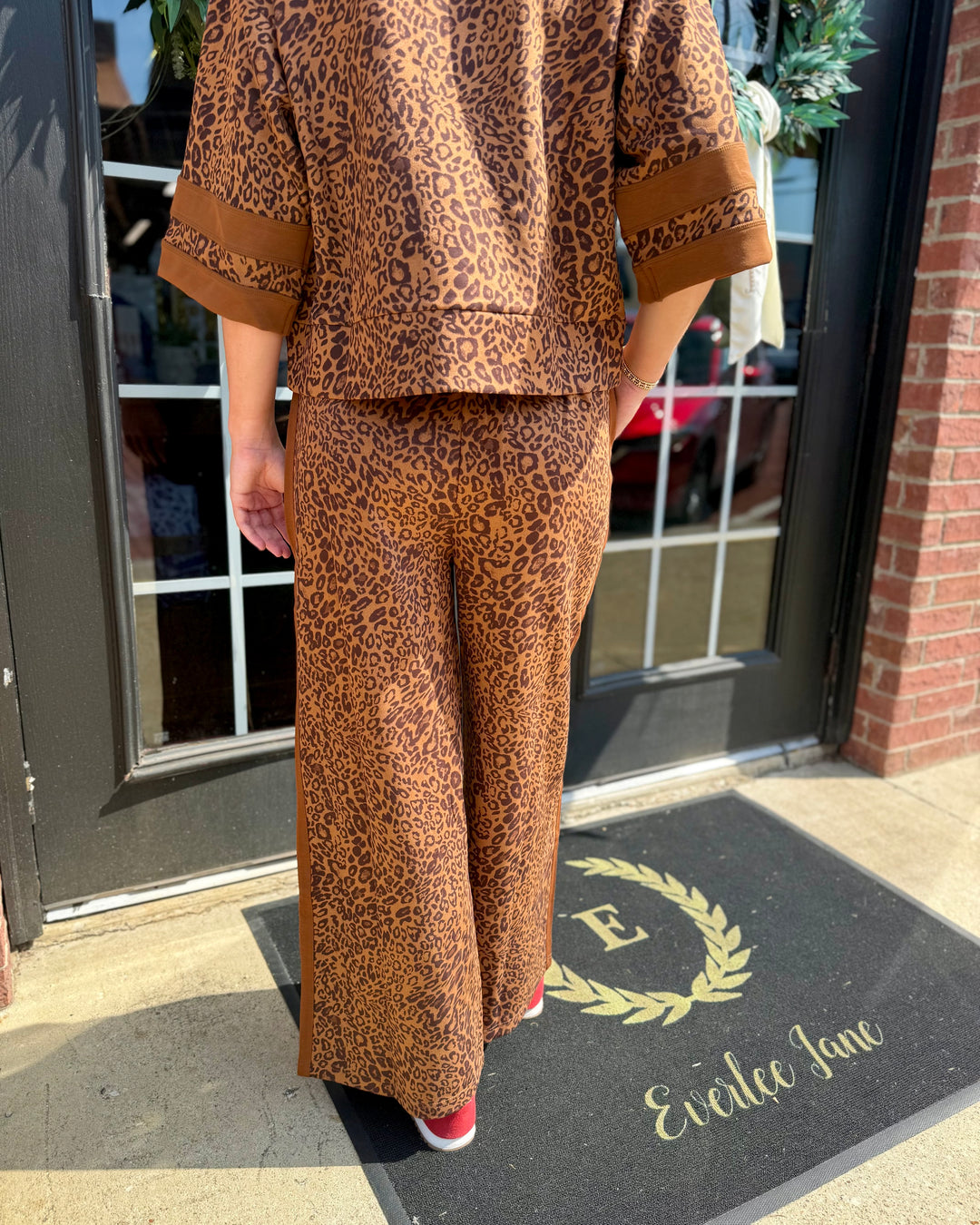 Leopard Contrast Pants with drawstring waist, available in sizes S-XL.