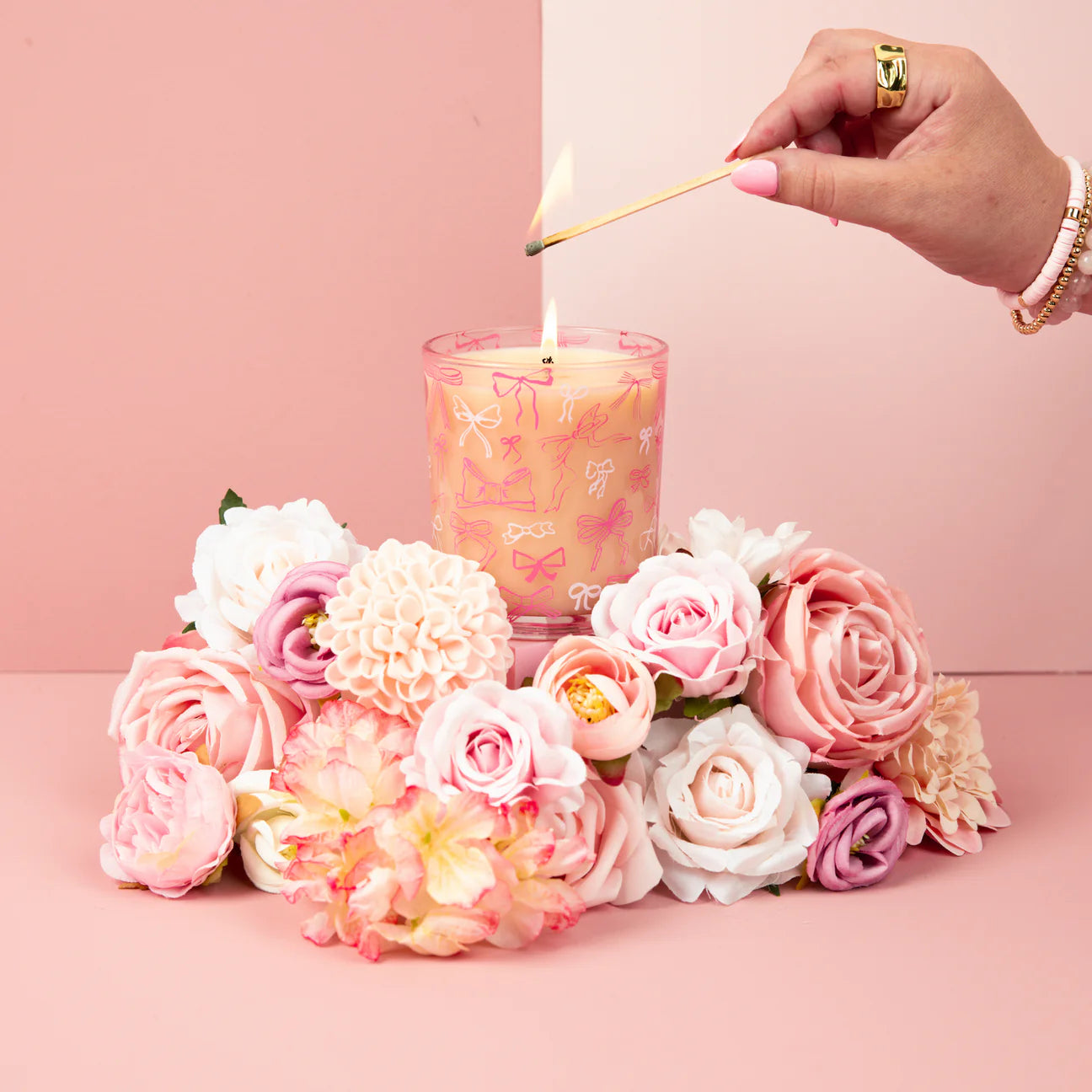 Sweet Grace Collection Pink Bow Candle #072, soy-blend wax, sizes: 8oz, 12oz; features pink bow lid.