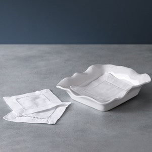 White, wavy-edged Havana Beverage Napkin Holder in melamine; available in 6" and 8" sizes.