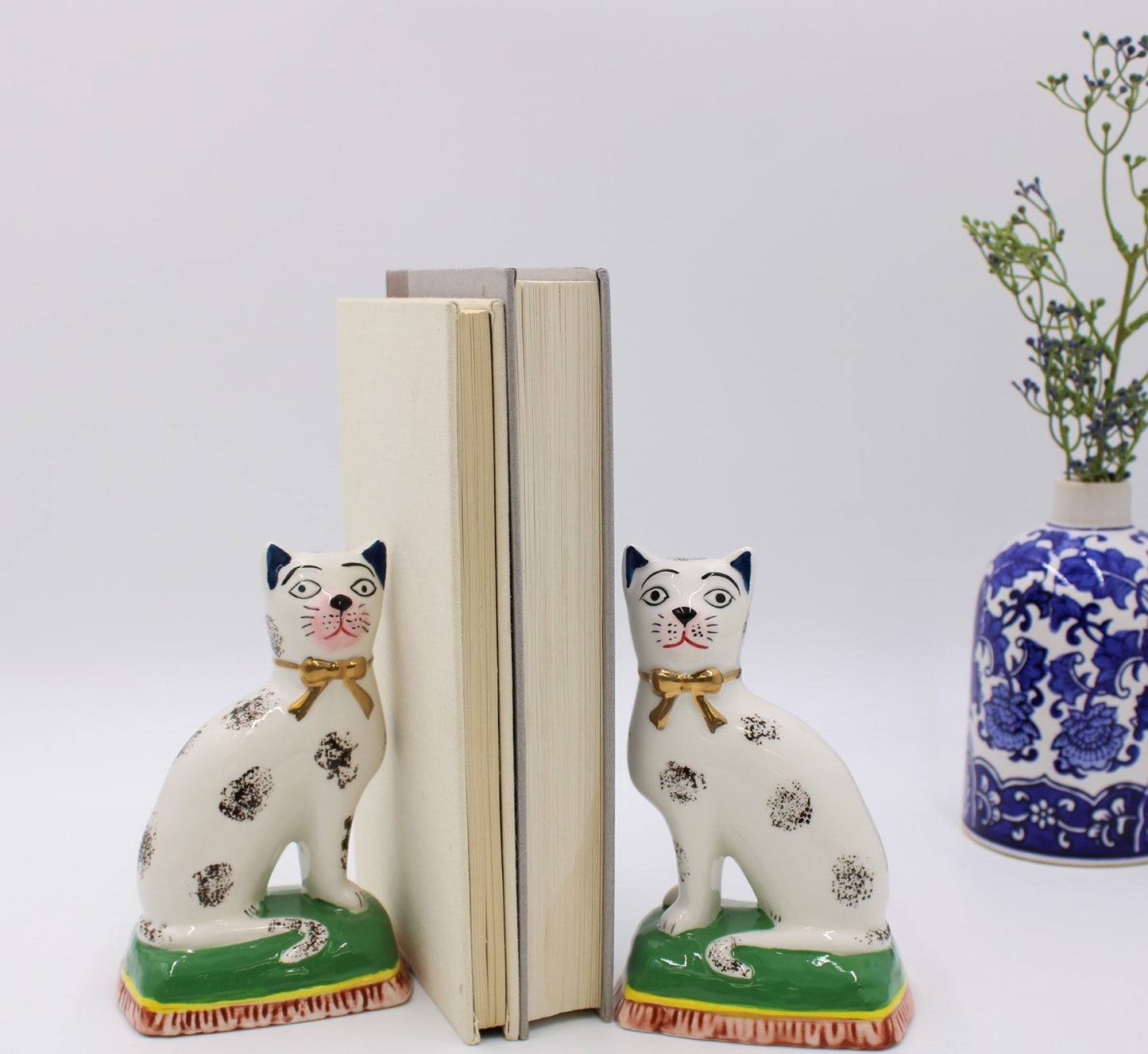 4x6x3" Ceramic Cat Figurines