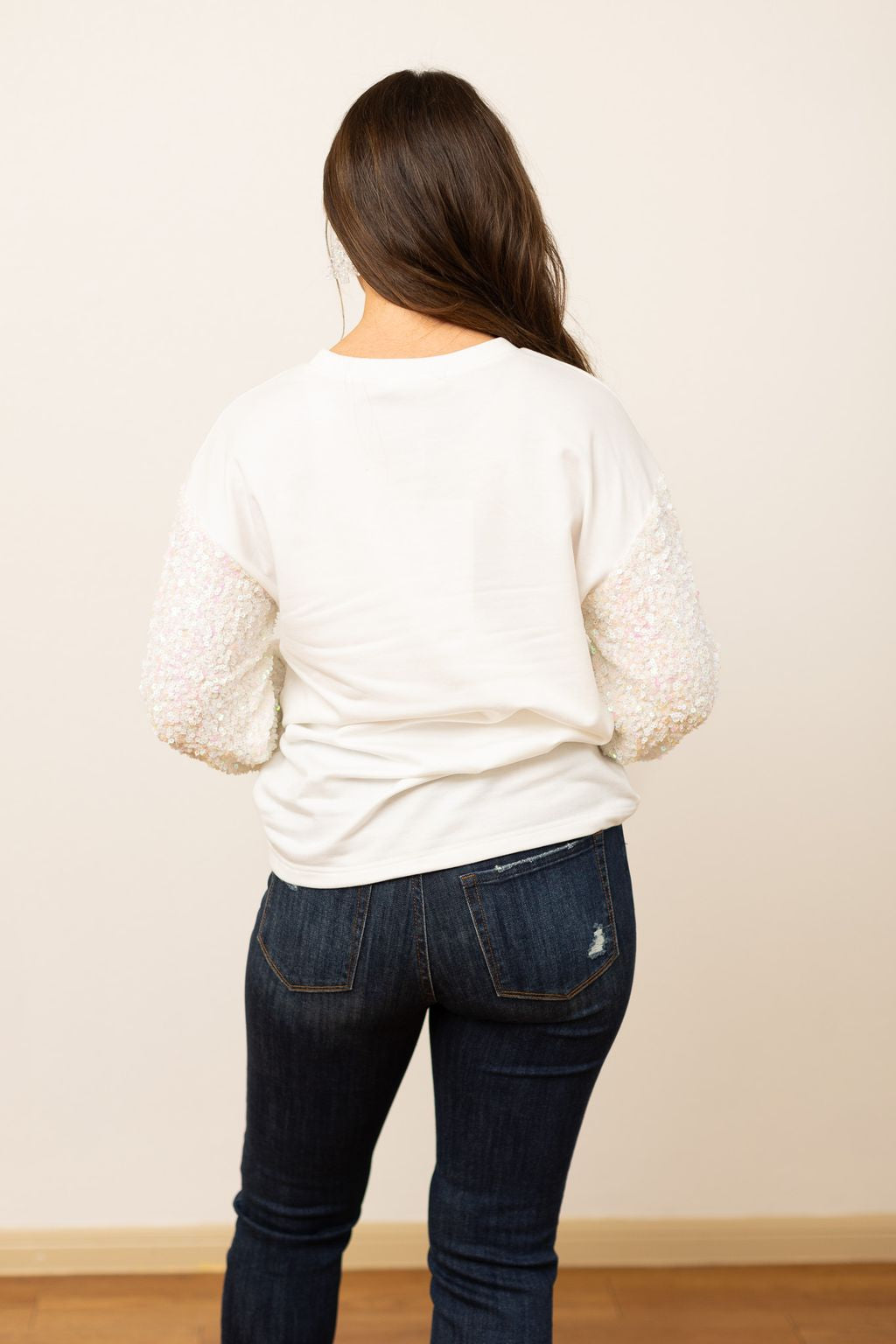 Merry White Sweater with Sequins Sleeves