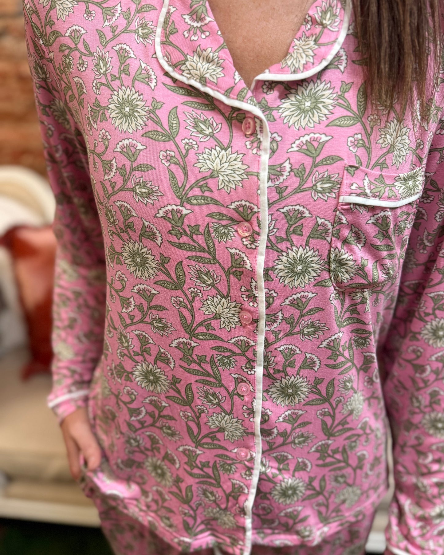 Charlotte Thistle Vines Pink Set: modal pajamas with pink floral pattern and white trim, available in sizes XS–XL.