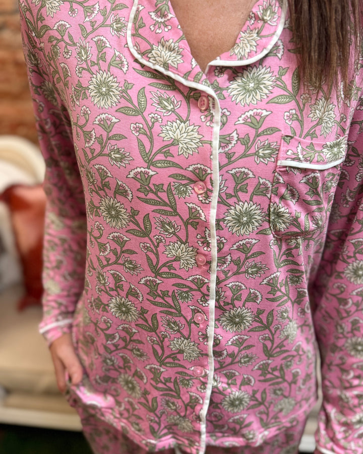 Charlotte Thistle Vines Pink Set: modal pajamas with pink floral pattern and white trim, available in sizes XS–XL.