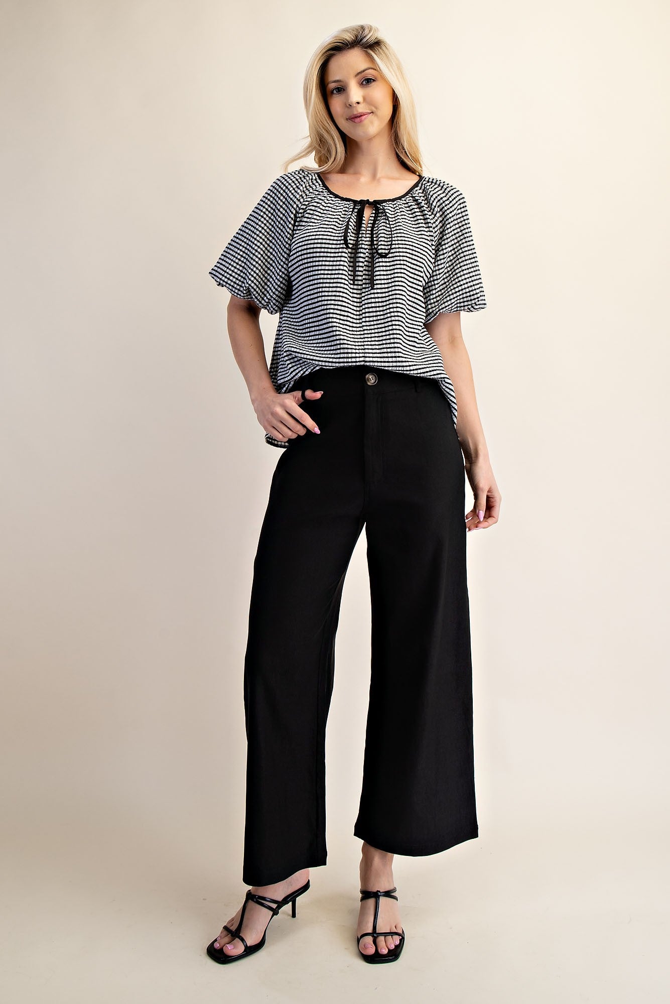 Steph High Waist Pants, tailored fit. Available in sizes XS-XL.