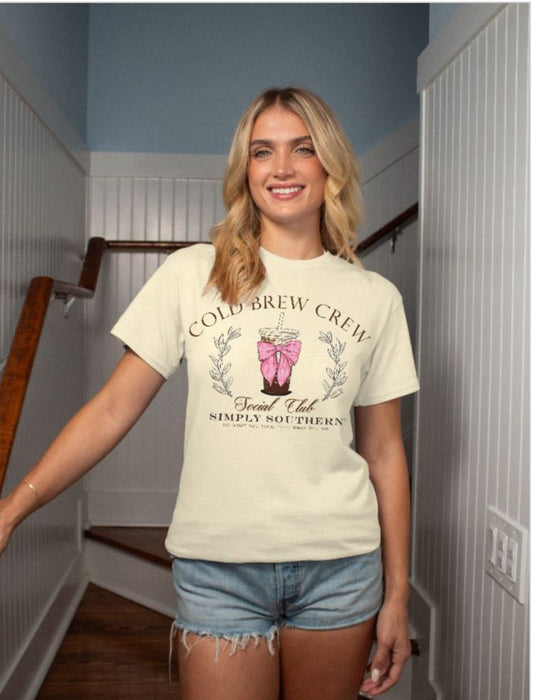 Ivory T-shirt with an adorable graphic and lightweight design, this short sleeve tee is perfect for any occasion.
