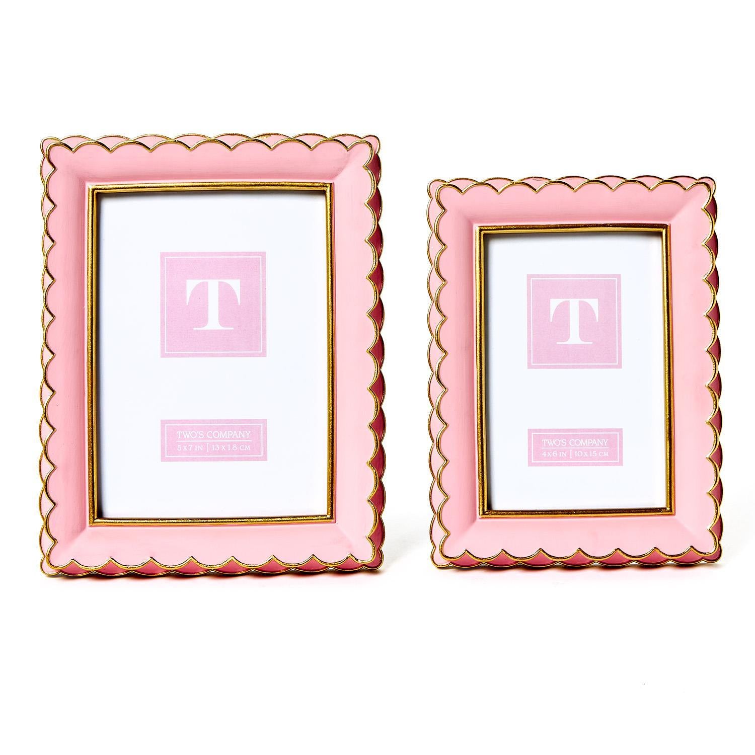 Set of two pink scalloped frames with gold edges, sizes large and small, each displaying a bold "T" on a pink background.