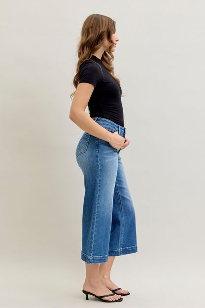 Judy Blue Capri Jeans, mid-rise, fitted style; available in sizes 0-24.
