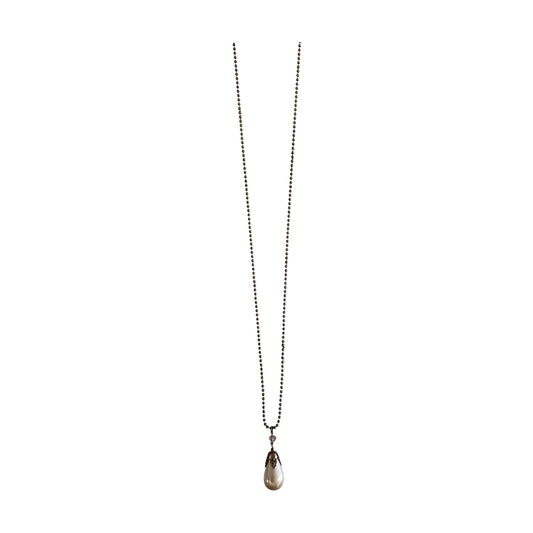 The Arlena Pearl Teardrop Necklace has an antiqued gold chain and teardrop pendant. Available in sizes 16", 18", 20".