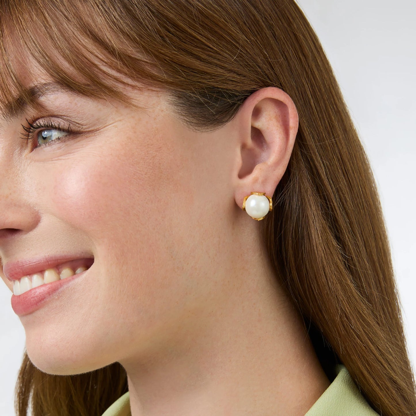 Penelope Pearl Stud earring, classic pearl design, available in 6mm and 8mm sizes.