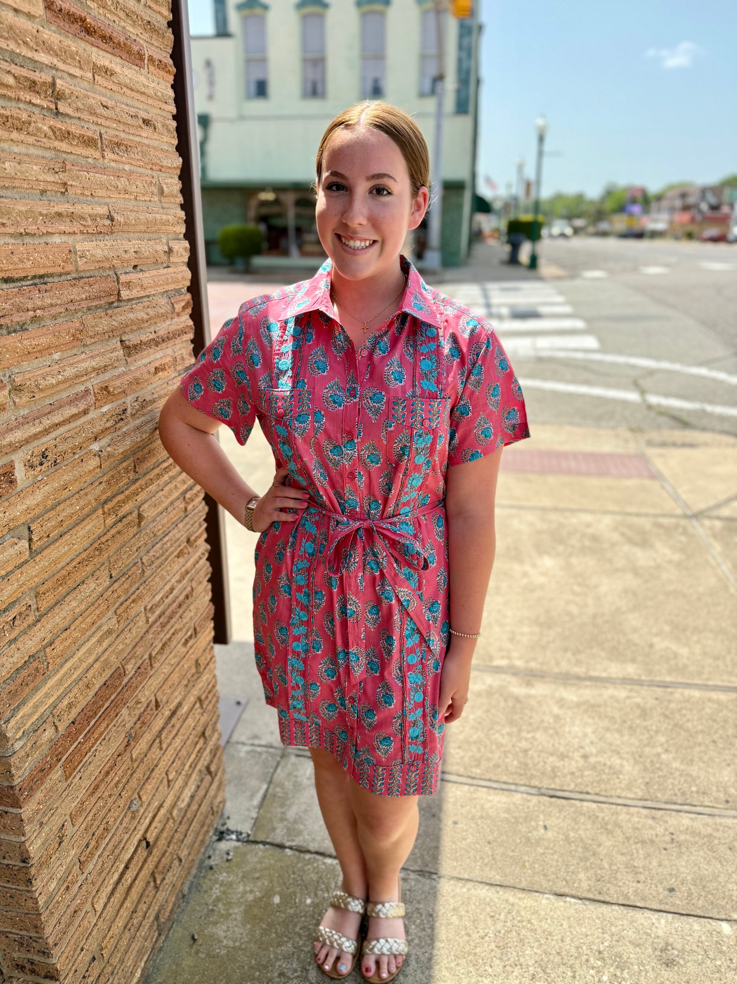 Geranium Dominga Dress with waist tie, available in XS–XL.