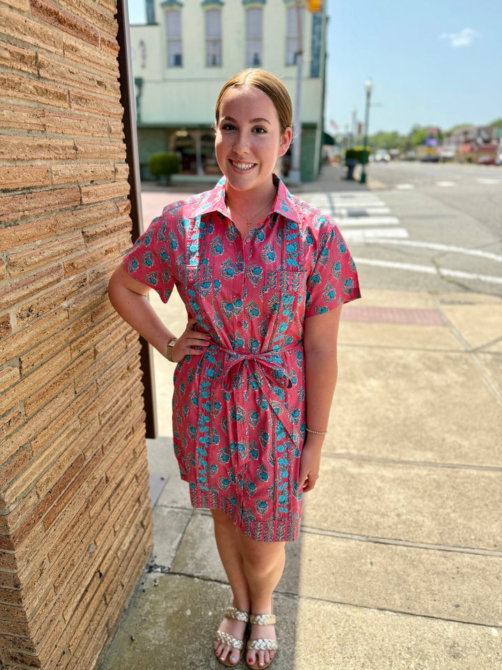 Geranium Dominga Dress with waist tie, available in XS–XL.