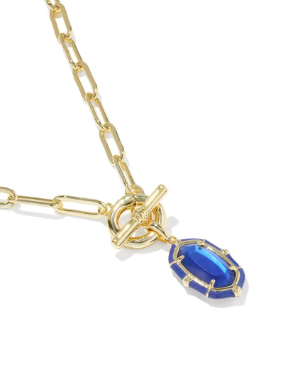 Elisa Gold Enamel Link and Chain Necklace in Cobalt Illusion by Kendra Scott features a gold enamel link chain, toggle closure, and blue oval pendant in a gold setting. Available in 16″ and 18″ lengths.