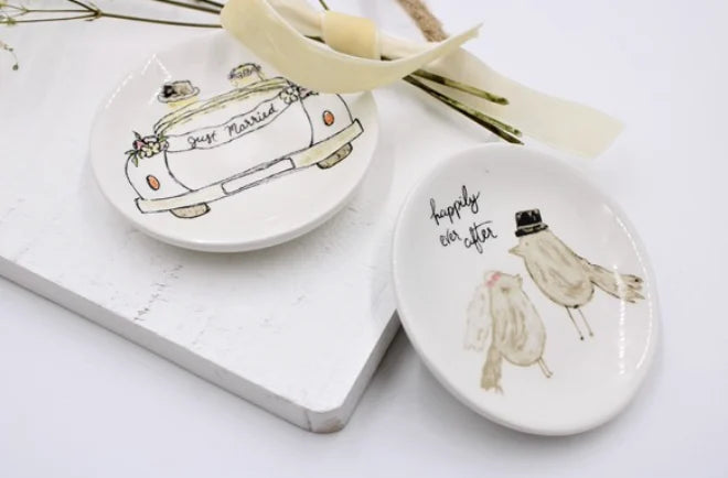 3" round trinket dish in two styles: “Just Married” car or wedding birds, both with dried flowers.