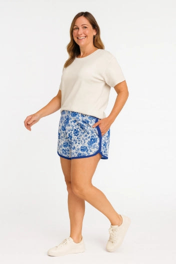 Go-Getter Shorts in Blue Floral, available in sizes XS–XL.