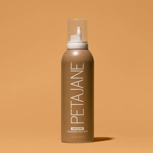 Bronze bottle of Medium Self-Tanning Mousse with white pump cap and label. Available in 200ml and 400ml sizes.