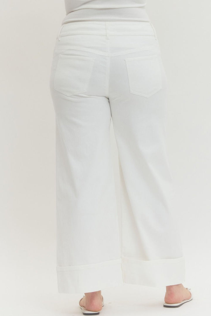 Off-White MR Ankle Length Pants with back pockets. Available sizes: XS, S, M, L, XL.