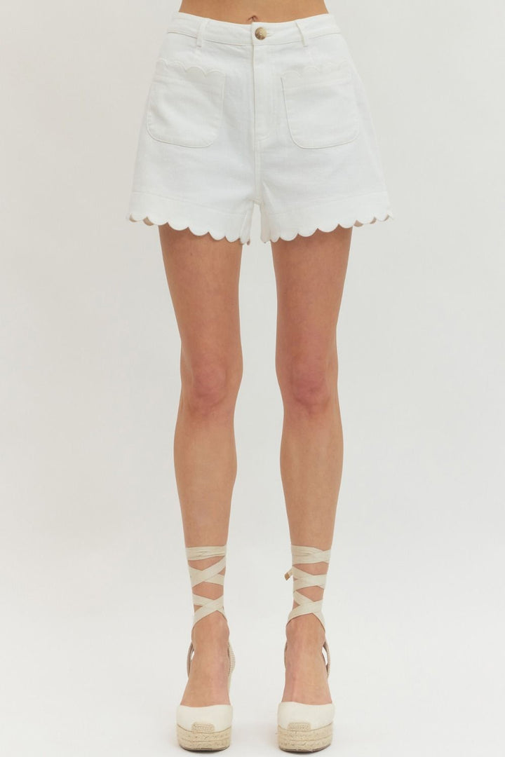 White Scallop Trim HW Shorts with front pockets. Available in sizes XS–XL.