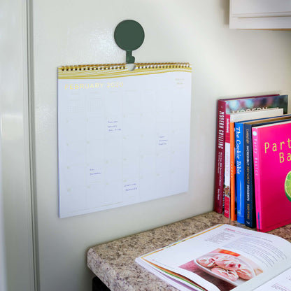 Attract® Magnetic Hanger, 2 Pack - Green