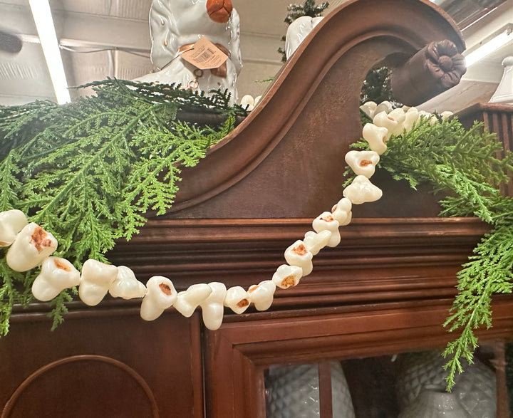 45-inch popcorn and cranberry string garland.
