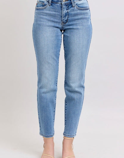 Judy Blue MR Vintage Wash Slim Fit jeans feature comfort stretch and slight fading on thighs and knees. Available in sizes 0-24W.