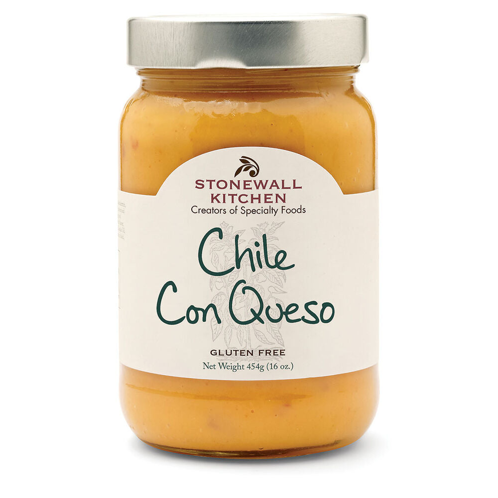 16 oz Stonewall Kitchen Chile Con Queso, spicy gluten-free dip in jar with silver lid. Net weight: 454g.