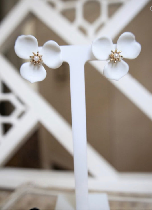 Flower Stud Earrings with white petals and gold centers. Available in small and medium sizes.